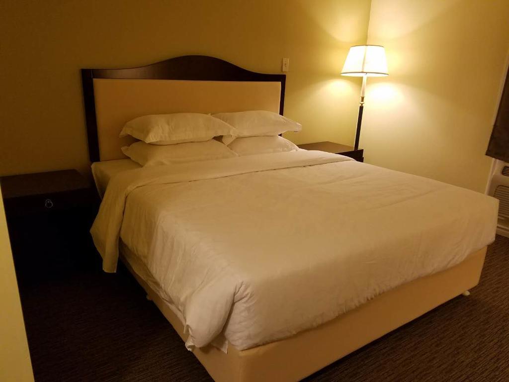 7 West Motel Carleton Place Buitenkant foto