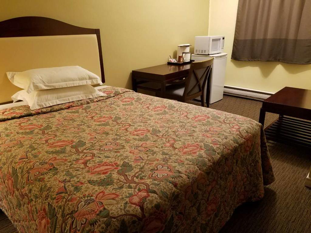 7 West Motel Carleton Place Buitenkant foto