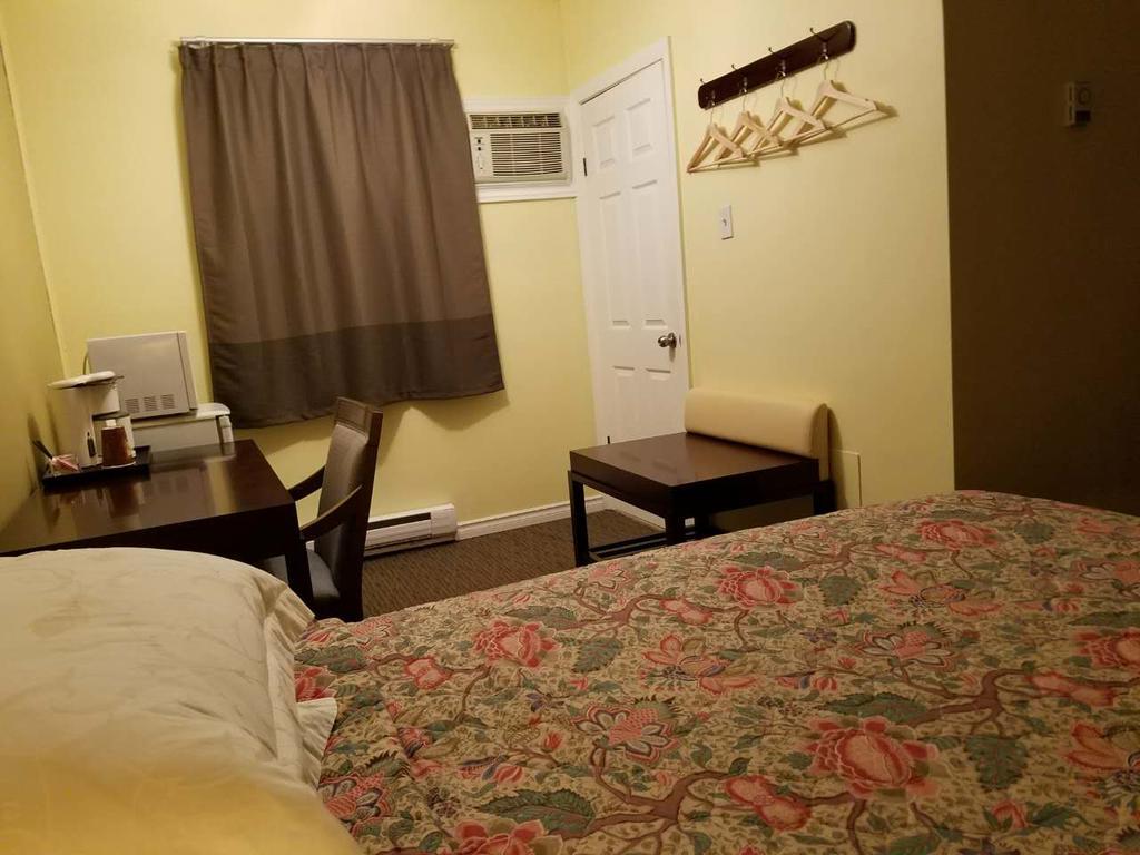7 West Motel Carleton Place Buitenkant foto